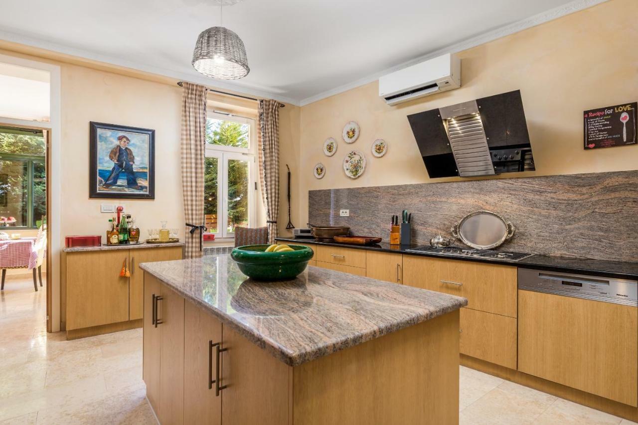 Villa Vilma Опатия Екстериор снимка